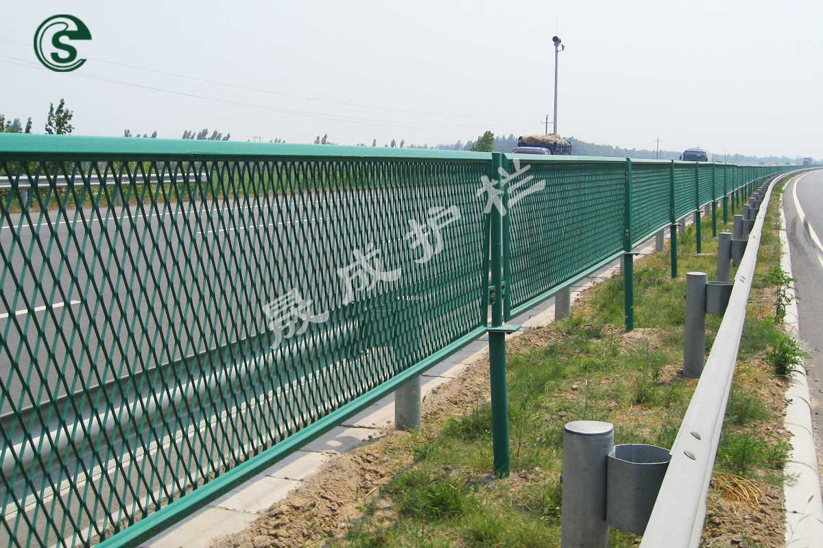 1724054388678407.jpg 防眩網(wǎng)護(hù)欄(詳情)8.jpg