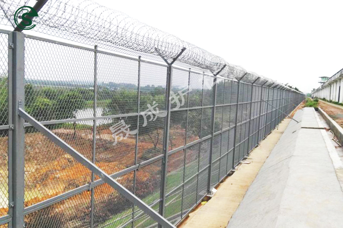 1724985584476620.jpg 機(jī)場(chǎng)(監(jiān)獄)護(hù)欄(詳情)5.jpg